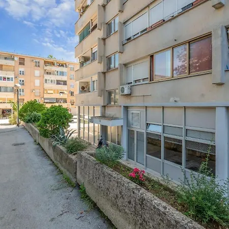 1 Bedroom Lovely Apartment In Pula Exterior photo