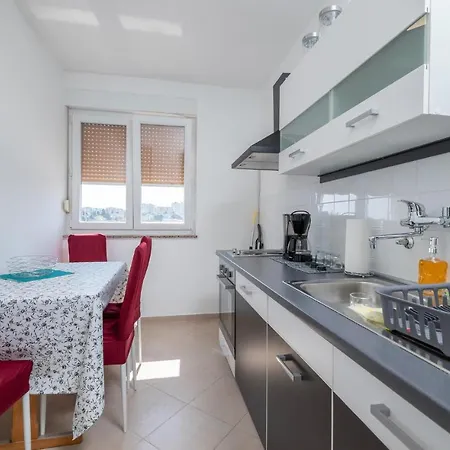 1 Bedroom Lovely Apartment In Pula Exterior photo